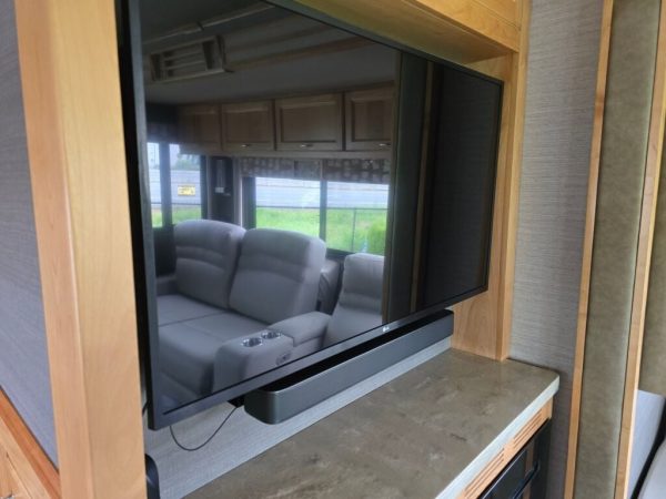 2021 Tiffin Motorhomes Open Road Allegro 34PA - Image 19