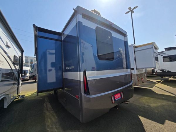2021 Tiffin Motorhomes Wayfarer 25RW - Image 4