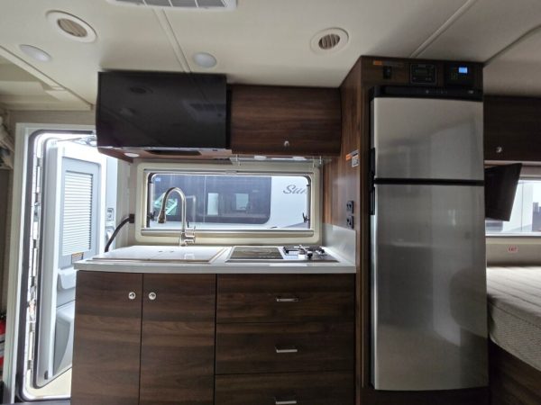2021 Winnebago Navion 24J - Image 11