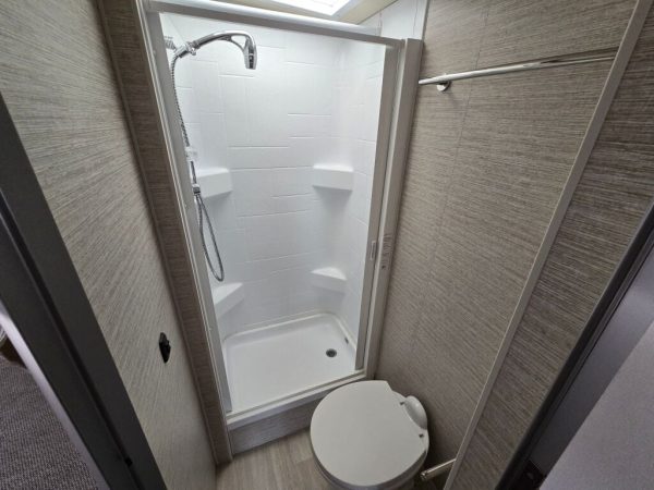 2021 Winnebago Navion 24J - Image 16