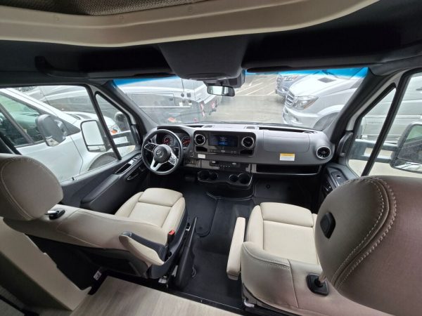 2021 Winnebago Navion 24J - Image 5