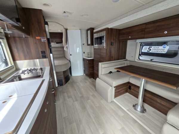 2021 Winnebago Navion 24J - Image 8