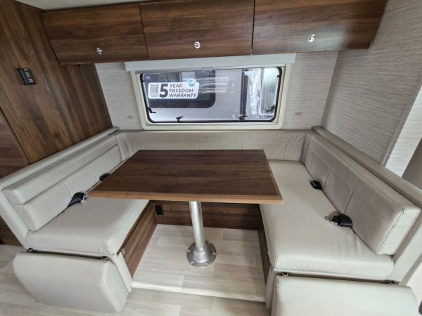 2021 Winnebago Navion 24J - Image 10