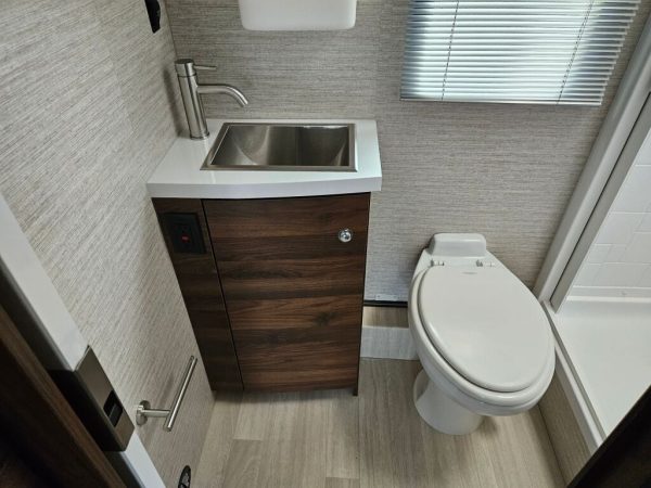 2021 Winnebago View 24D - Image 14