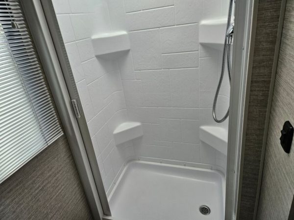 2021 Winnebago View 24D - Image 15
