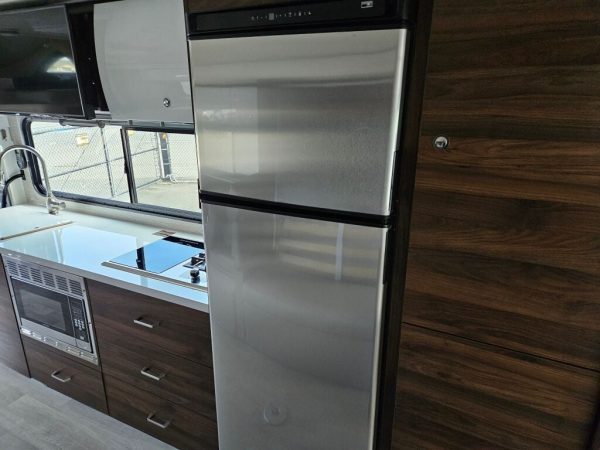 2021 Winnebago View 24D - Image 16