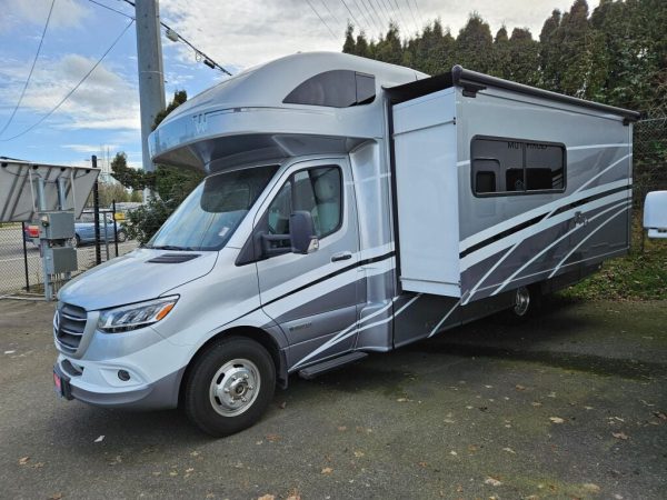 2021 Winnebago View 24D - Image 3