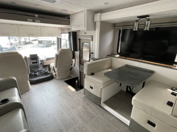 2022 Coachmen Mirada 315KS - Image 24