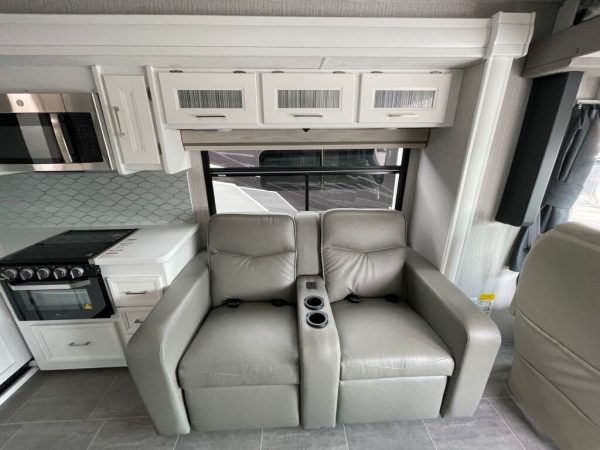2022 Coachmen Mirada 315KS - Image 8