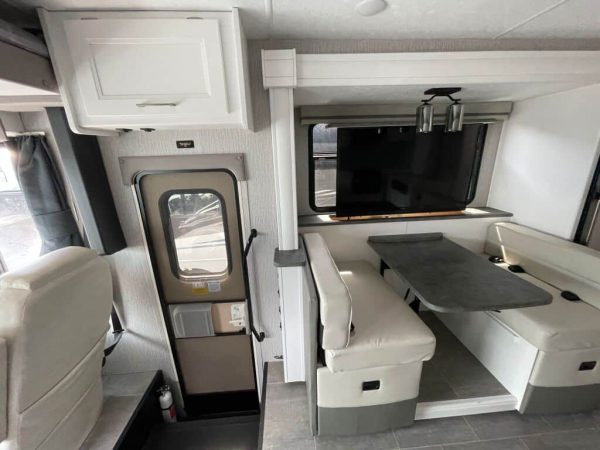2022 Coachmen Mirada 315KS - Image 10