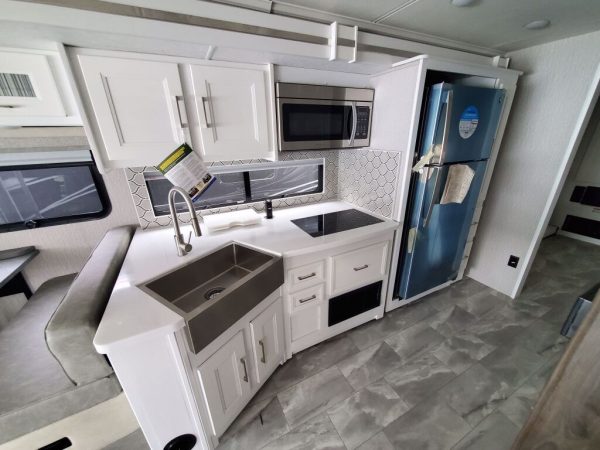 2022 Coachmen Sportscoach 354QS - Image 18