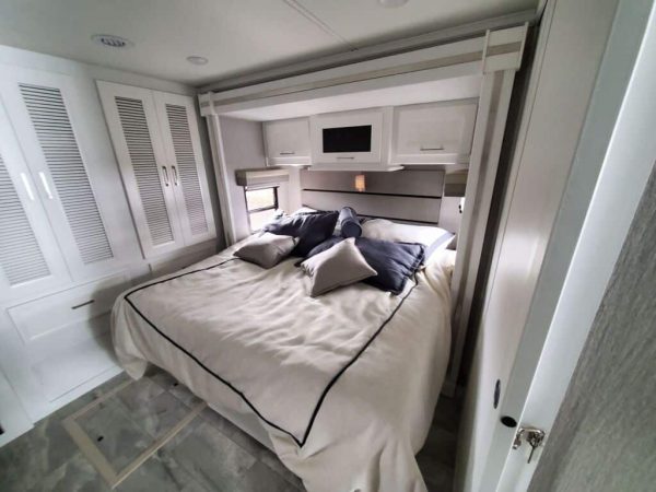 2022 Coachmen Sportscoach 354QS - Image 22