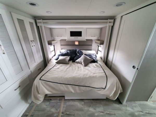 2022 Coachmen Sportscoach 354QS - Image 26