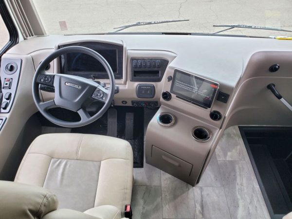 2022 Coachmen Sportscoach 354QS - Image 9