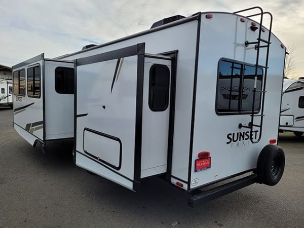 2022 Crossroads Sunset Trail Super Lite 269FK - Image 3