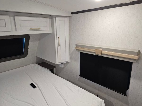 2022 Dutchmen Astoria Travel Trailer 2903BH - Image 14