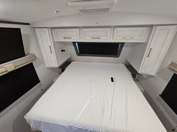 2022 Dutchmen Astoria Travel Trailer 2903BH - Image 15