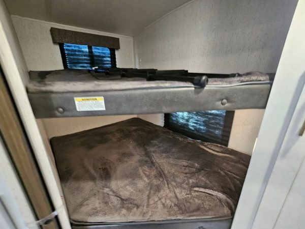 2022 Dutchmen Astoria Travel Trailer 2903BH - Image 27
