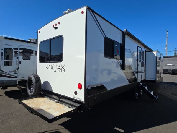 2022 Dutchmen Kodiak 3371FL - Image 4