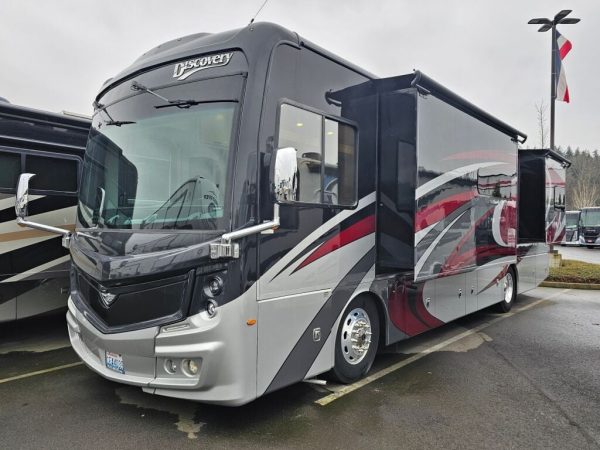 2022 Fleetwood Discovery 36Q - Image 2