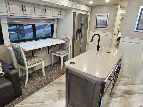2022 Fleetwood Discovery 36Q - Image 15