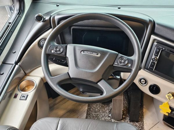 2022 Fleetwood Discovery 36Q - Image 9