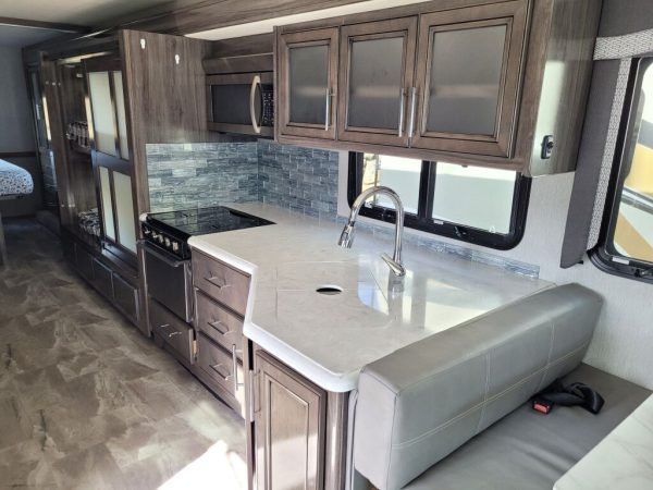 2022 Fleetwood Flair 34J - Image 16
