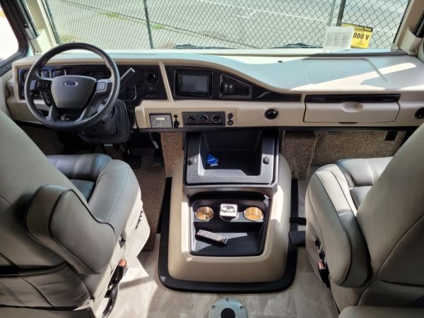 2022 Fleetwood Flair 34J - Image 5