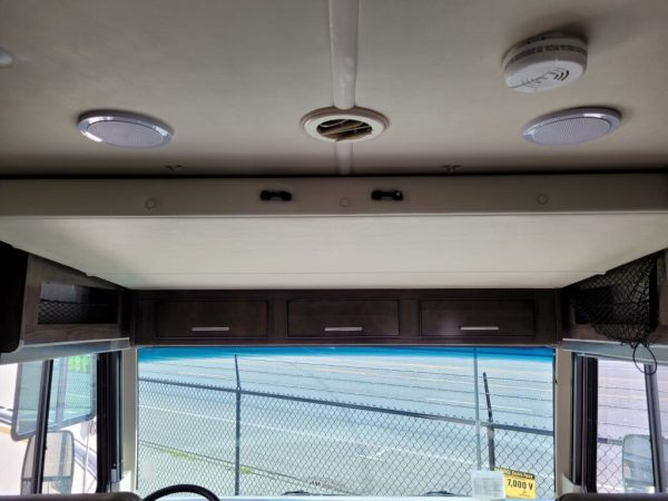 2022 Fleetwood Flair 34J - Image 6