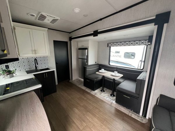 2022 Forest River Wildcat 302BH - Image 7