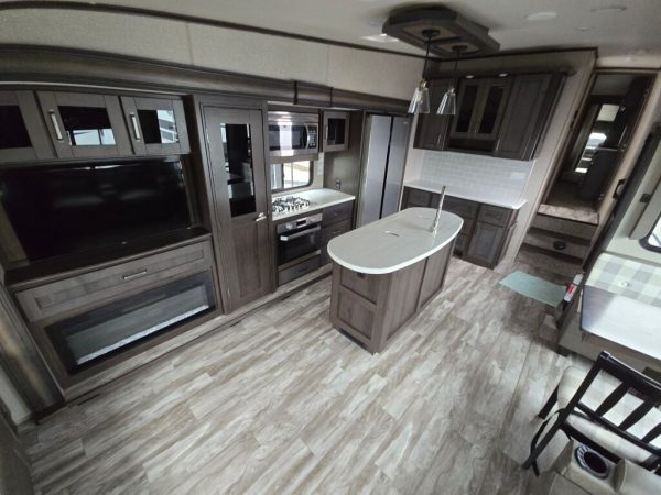 2022 Grand Design Reflection (Fifth Wheel) 337RLS - Image 12