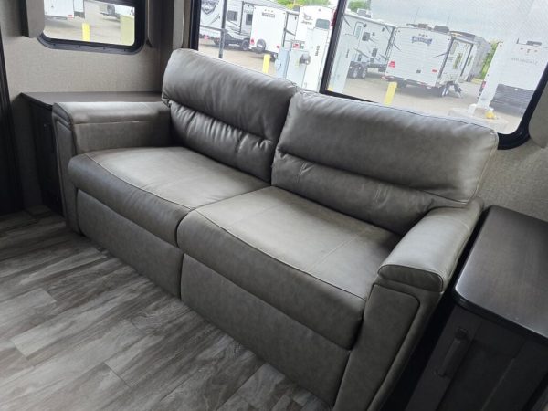 2022 Grand Design Reflection (Fifth Wheel) 337RLS - Image 18