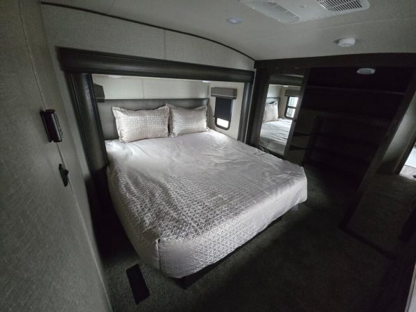 2022 Grand Design Reflection (Fifth Wheel) 337RLS - Image 23