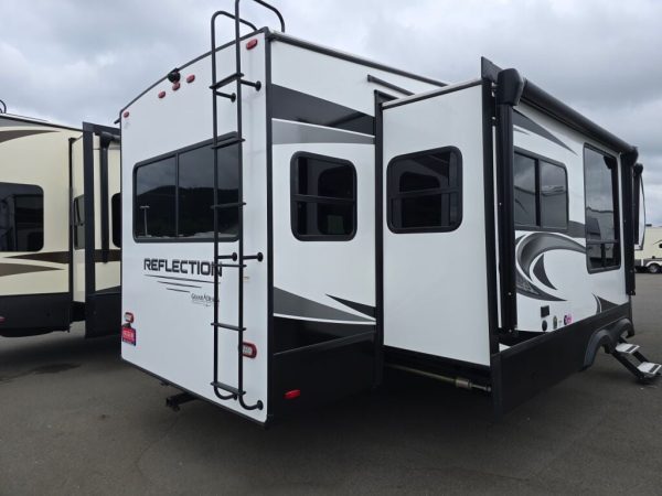 2022 Grand Design Reflection (Fifth Wheel) 337RLS - Image 7