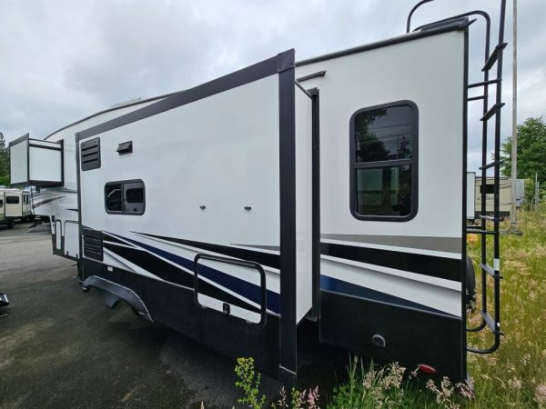 2022 Keystone Arcadia Half-Ton 3250RL - Image 4