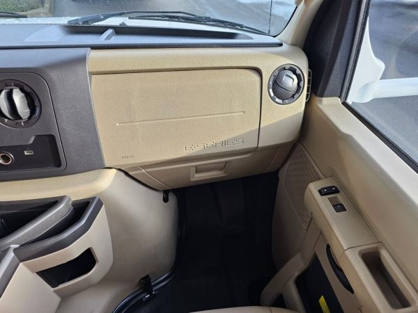 2022 Thor Motor Coach Four Winds 22B - Image 11
