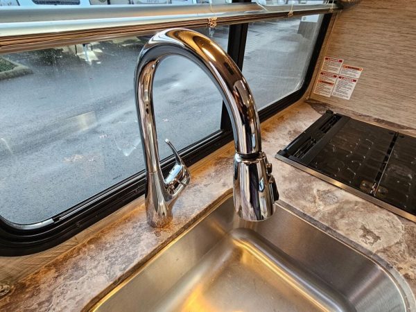 2022 Thor Motor Coach Four Winds 22B - Image 17