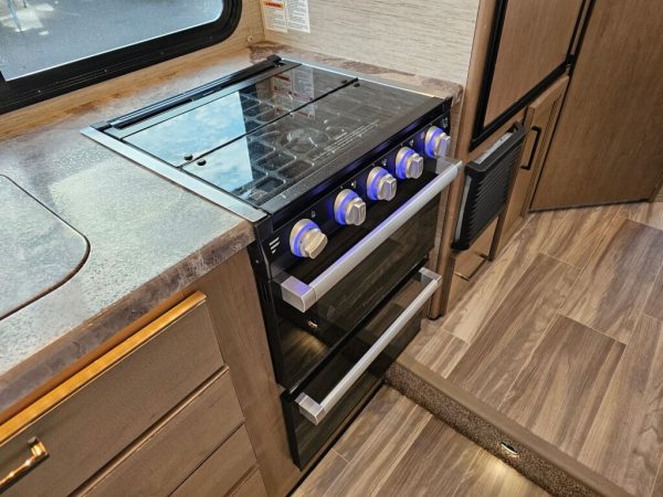 2022 Thor Motor Coach Four Winds 22B - Image 19