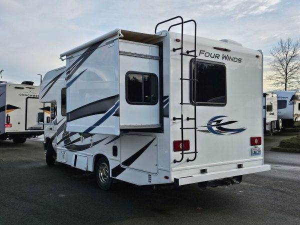 2022 Thor Motor Coach Four Winds 22B - Image 3