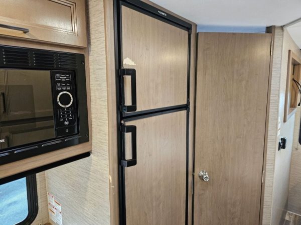 2022 Thor Motor Coach Four Winds 22B - Image 21