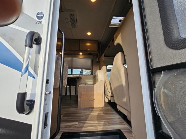 2022 Thor Motor Coach Four Winds 22B - Image 5