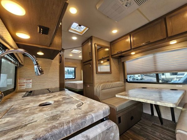 2022 Thor Motor Coach Four Winds 22B - Image 6