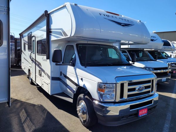 2023 Coachmen Freelander 29KB - Image 12