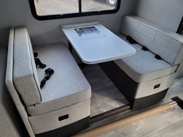 2023 Coachmen Mirada 35ES - Image 15
