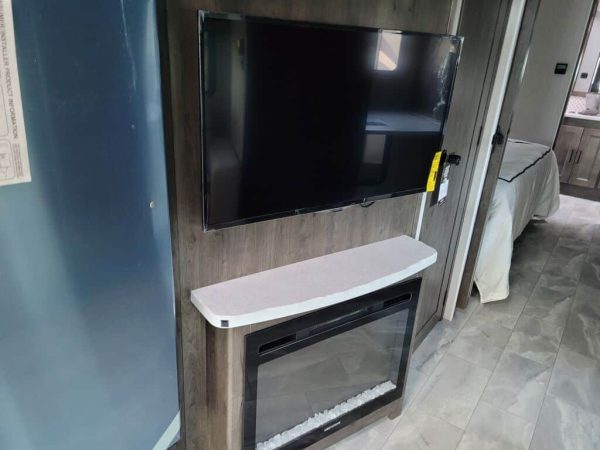 2023 Coachmen Mirada 35ES - Image 17
