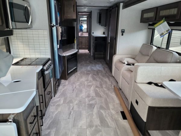 2023 Coachmen Mirada 35ES - Image 7