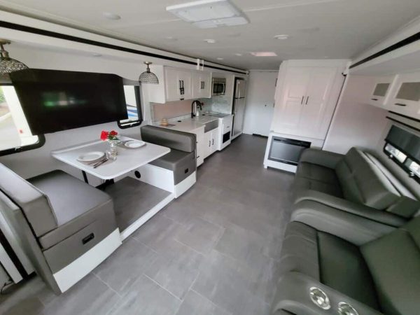 2023 Coachmen Sportscoach RD 403QS - Image 6