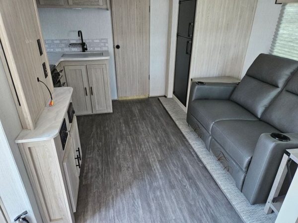 2023 Cruiser RV Shadow Cruiser 239RBS - Image 8