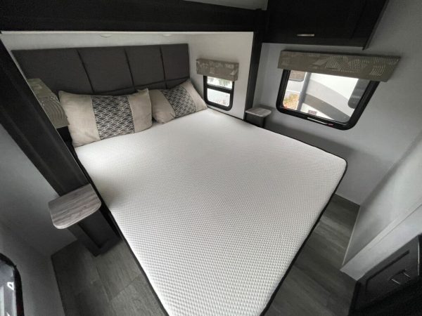 2023 Dynamax Isata 3 Series 24RWM - Image 12