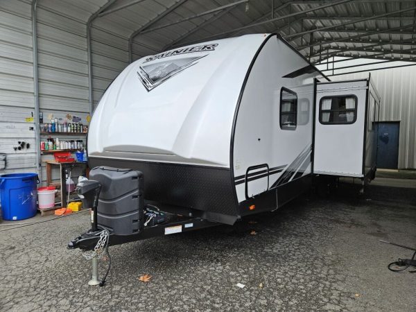 2023 Forest River Rainier 26DBR - Image 2